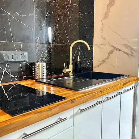 شقة Charme Royal - Louis Xv - Metro 13 *